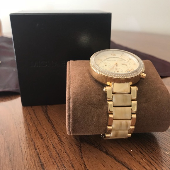 Michael KORS - Picture 1 of 4